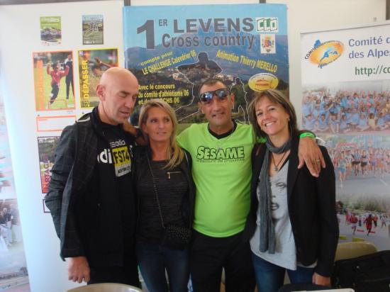 Ingrid Lopergolo (à gauche)et des Amis