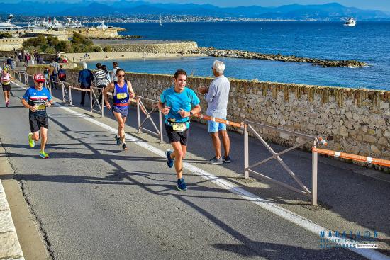 Filipe sur les remparts d antibes
